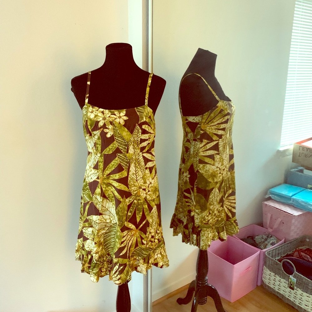 Hawaiian print dress size 7-8